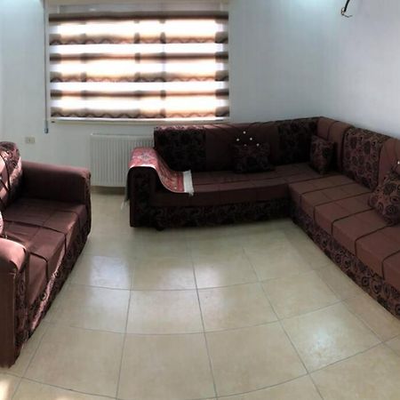 Apt 4 Rent/A Quiet Neighborhood Close To Services Amman Exterior photo