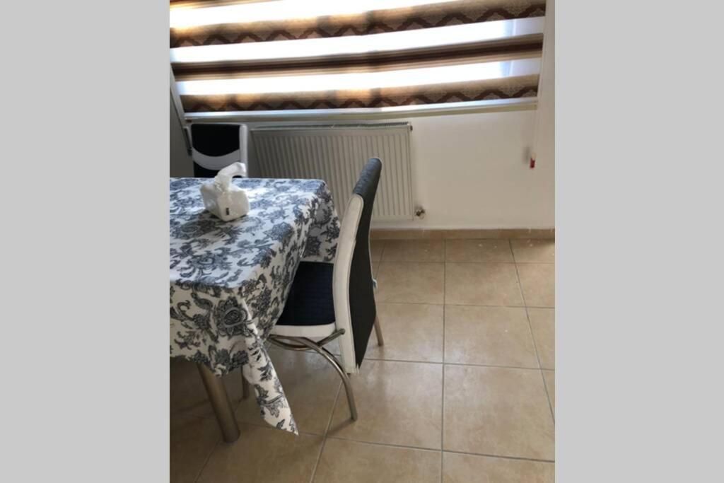Apt 4 Rent/A Quiet Neighborhood Close To Services Amman Exterior photo