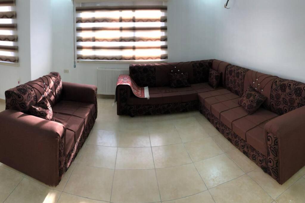 Apt 4 Rent/A Quiet Neighborhood Close To Services Amman Exterior photo